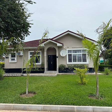 Silverest Sanctuary: Home Away From Home Lusaka Luaran gambar